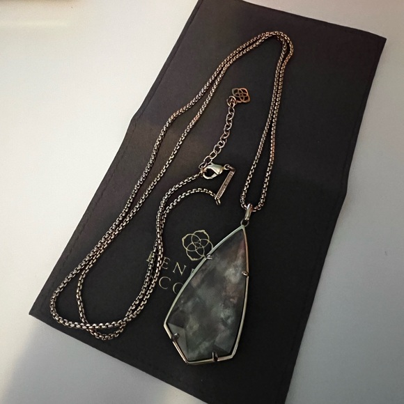 Kendra Scott Jewelry - Kendra Scott Long Strand Rose Gold Necklace with Black MOP stone like new